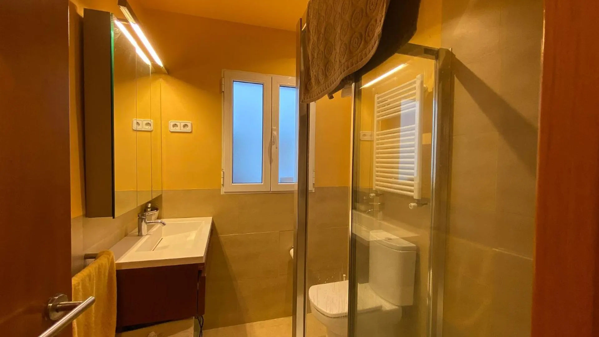 Cozy Flat In Central Madrid With Garage Apartment